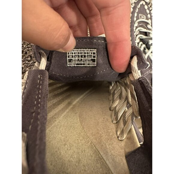 USED KEEN Women's Size 10 Uneek Classic Two Cord Sandal Grey White Size 6.5 - Picture 4 of 4